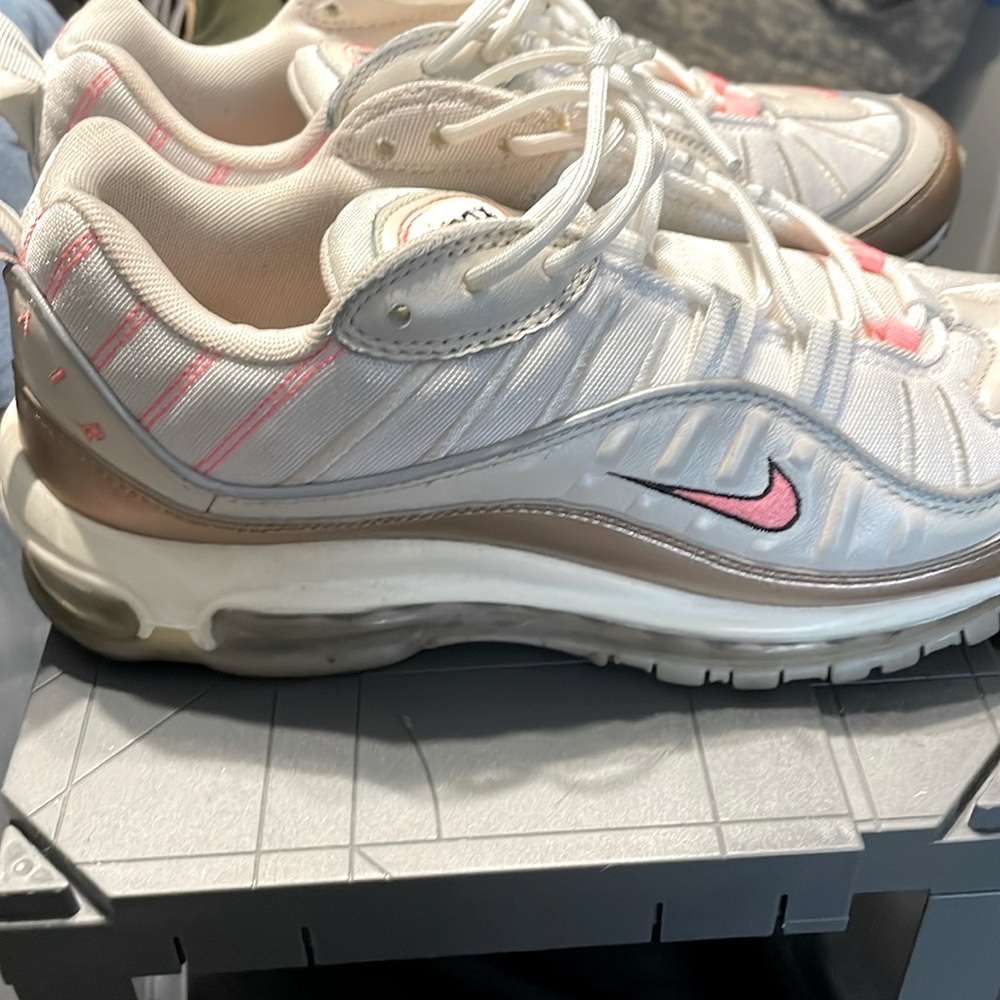 Women’s Nike Air max size 10